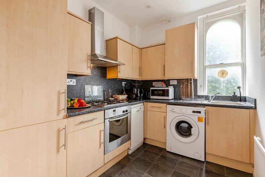 2 Bedroom Flat In St Johns Wood London Bagian luar foto