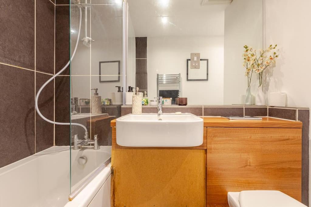 2 Bedroom Flat In St Johns Wood London Bagian luar foto