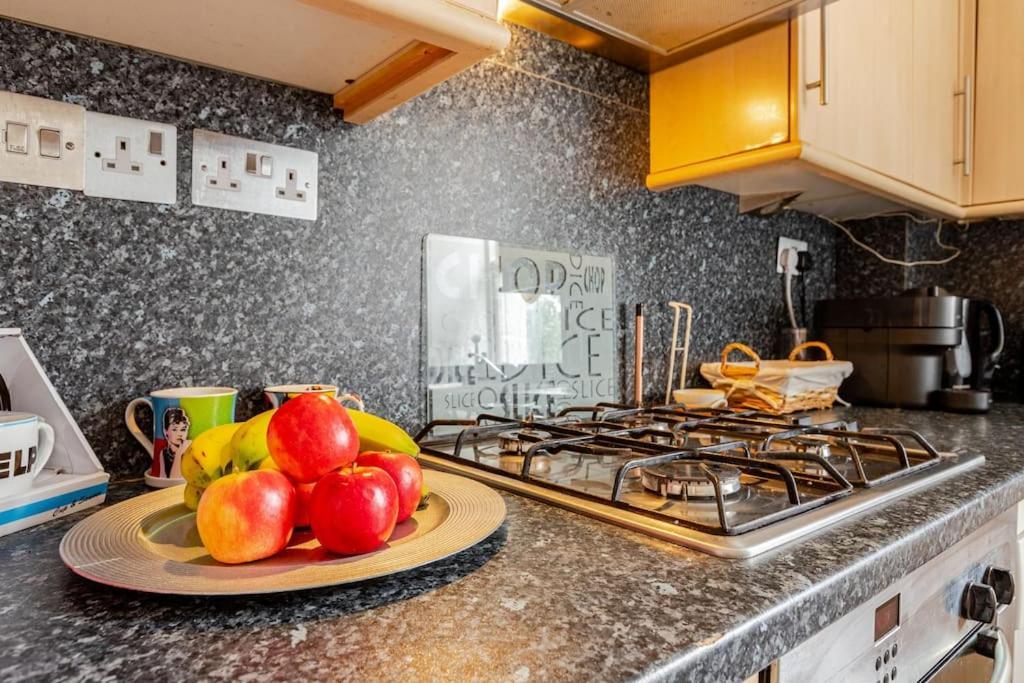 2 Bedroom Flat In St Johns Wood London Bagian luar foto